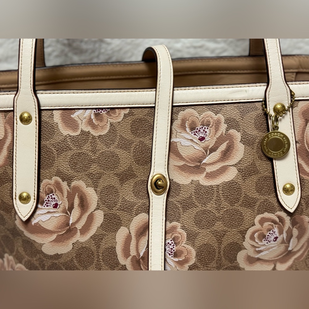 Coach Market Tote in Signature Rose Print Bag - Picture 2 of 11